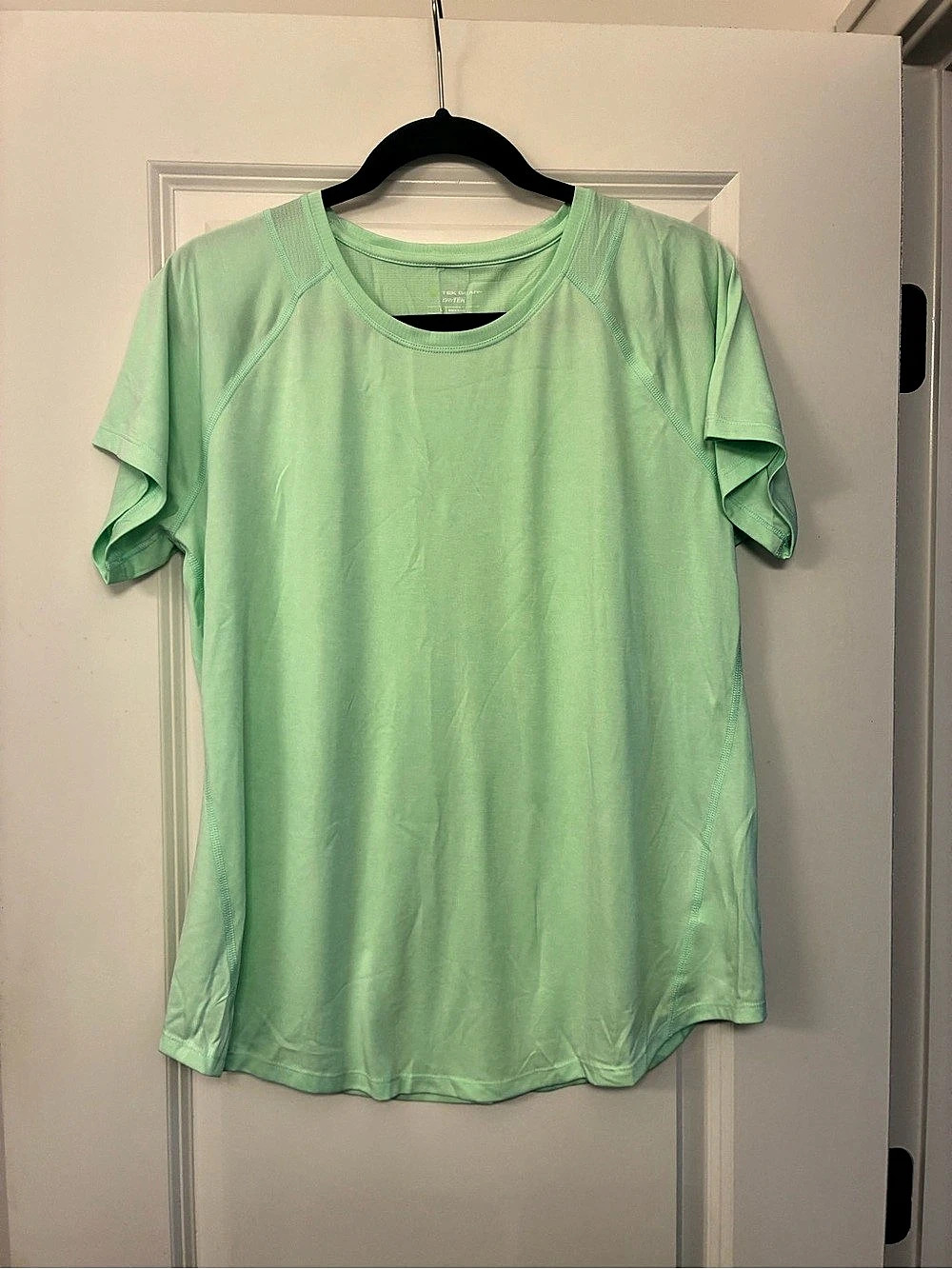 Tek Gear DryTek short sleeve shirt Athletic Short Sleeve in Green Large